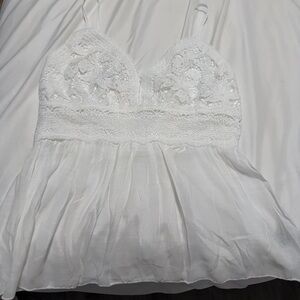 Women’s white lace tank top Size L